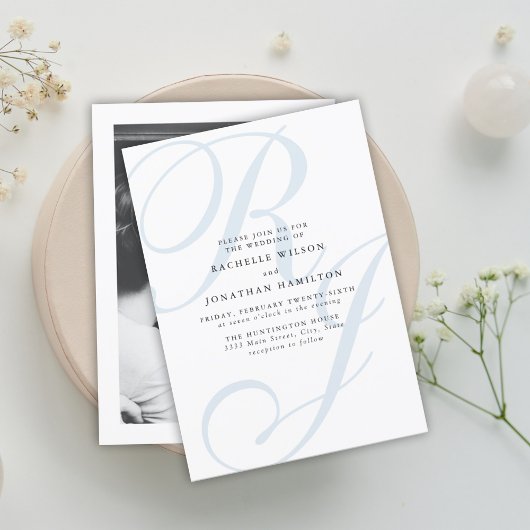 Invitation Élégant Dusty Blue Monogram Mariage