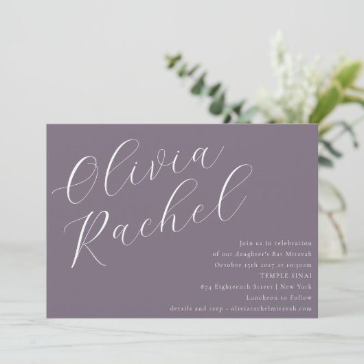 Invitation Élégant Dusty Purple Script Bat mitzvah minimal (Debout devant)