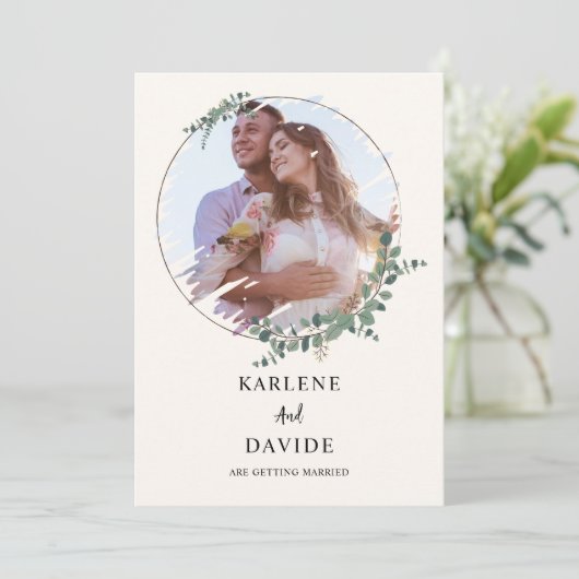 Invitation Élégant Eucalyptus Verdure Script Photo (Debout devant)