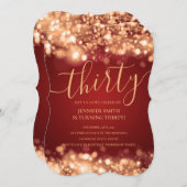 Invitation Élégant feu rouge et or de glam 30e anniversaire (Devant / Derrière)