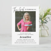 Invitation Elégant Funny Pink Photo 82e anniversaire (Debout devant)