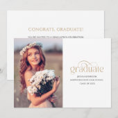 Invitation Élégant Gold Graduate Typographie 2025 Graduation (Devant / Derrière)