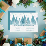 Invitation Élégant hiver Arbres personnalisés Bleu Noël fête<br><div class="desc">Une élégante rangée de sapins d'hiver et de flocons de neige au-dessus de votre script Joyeux Noël personnalisé et de votre nom de famille en joli bleu sous la forêt remplie de neige. Invitation de fête familiale moderne avec votre script personnalisé.</div>