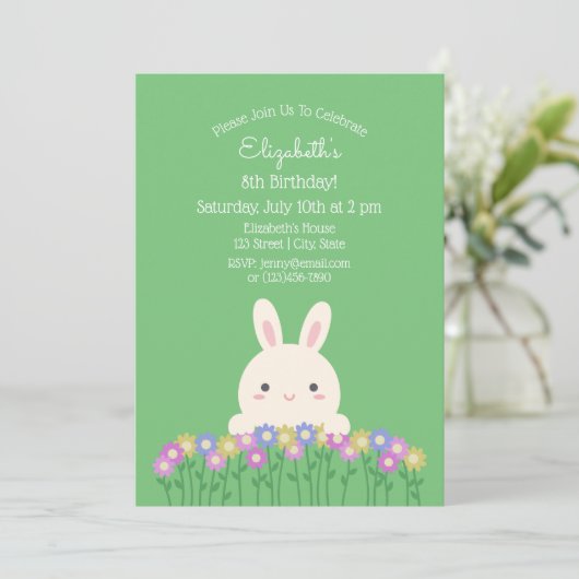 Invitation Élégant lapin mignon et fleurs Sage Vert Anniversa (Debout devant)