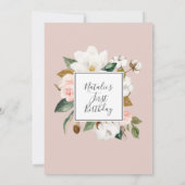 Invitation Élégant Magnolia | Premier anniversaire blanc et b (Dos)