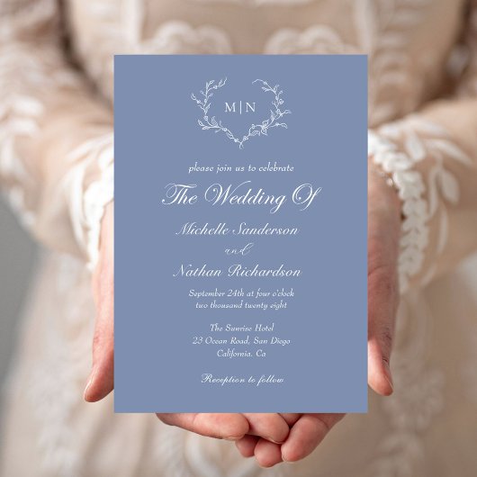 Invitation Élégant Mariage bleu Monogramme Wreath