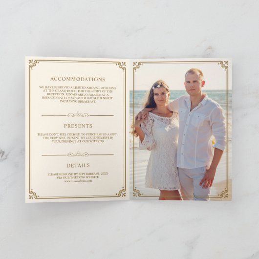 Invitation Élégant Mariage de crème classique et de monogramm (Intérieur)