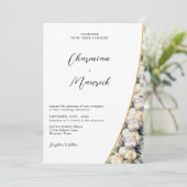 Invitation Elégant Mariage de Roses Blanches tout en un (Debout devant)