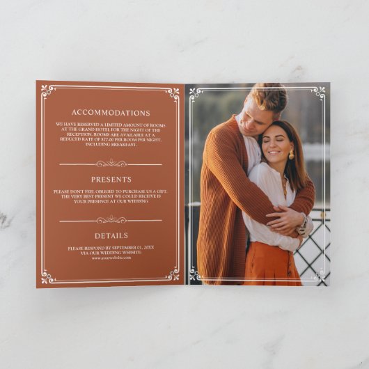 Invitation Élégant Mariage en terre cuite et monogramme blanc (Intérieur)