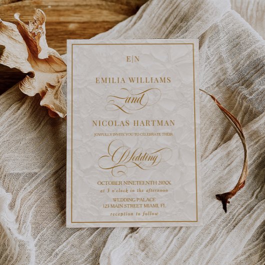 Invitation Élégant Mariage floral de crème Monogram