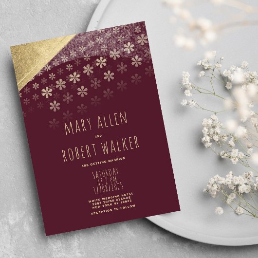 Invitation Elégant mariage géométrique à fleurs d'or bordeaux
