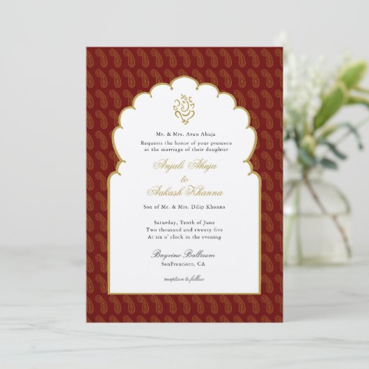 Invitation Élégant mariage indien Ganesh Red & Gold (Debout devant)