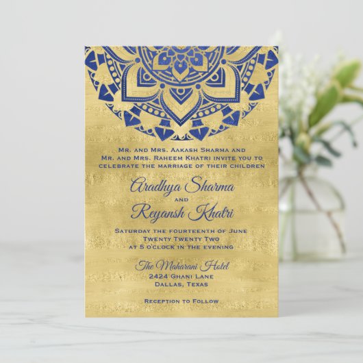 Invitation Élégant Mariage indien Mandala en or bleu (Debout devant)