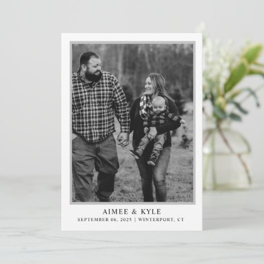 Invitation Élégant Minimal Enregistrer L'Invitation Date (Debout devant)