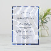 Invitation Élégant Moderne Bleu Marine Marbré Tie Dye Mariage (Debout devant)