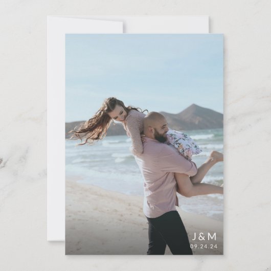 Invitation Élégant moderne Plein Script de photo Monogramme M (Dos)