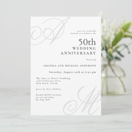 Invitation Élégant Monogramme Initiales 50e anniversaire de M (Debout devant)