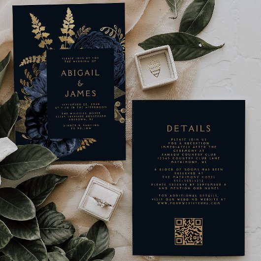 Invitation Élégant Moody Dark Floral Navy Mariage bleu or