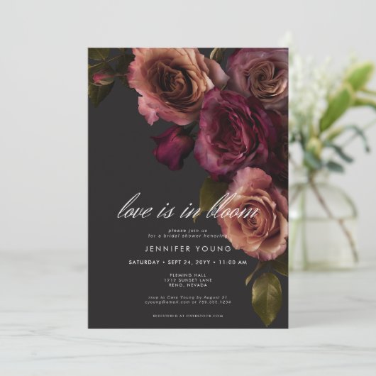 Invitation Elégant Moody Rust Bourgogne Amour Dans Fleurie Do (Debout devant)