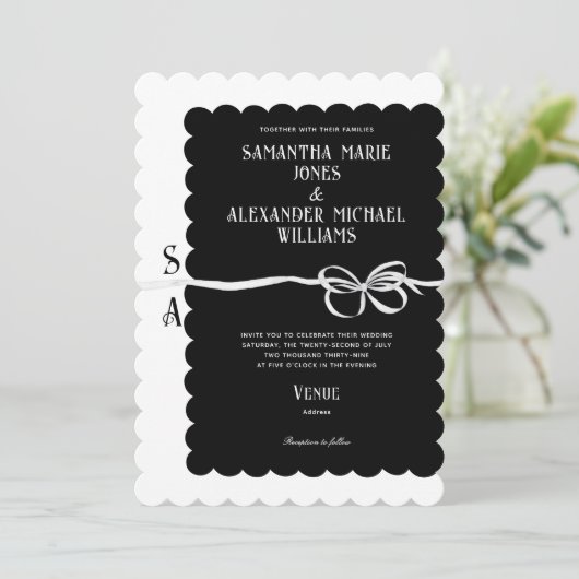 Invitation Élégant noir blanc ruban Bow Mariage Monogramme (Debout devant)