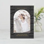 Invitation Élégant noir deux photo Graduation (Debout devant)