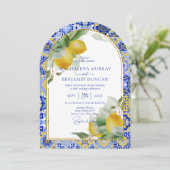 Invitation Elégant or Arc Italien Carrelage bleu citron Maria (Debout devant)