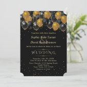 Invitation Élégant or noir Balloons Confetti Mariage (Debout devant)