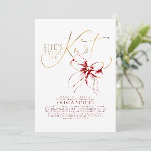 Invitation Elegant Red Bow She's Tying The Knot Bridal Shower (Debout devant)