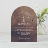 Invitation Elegant Rustic Wood Grain Texture Arched Wedding (Debout devant)