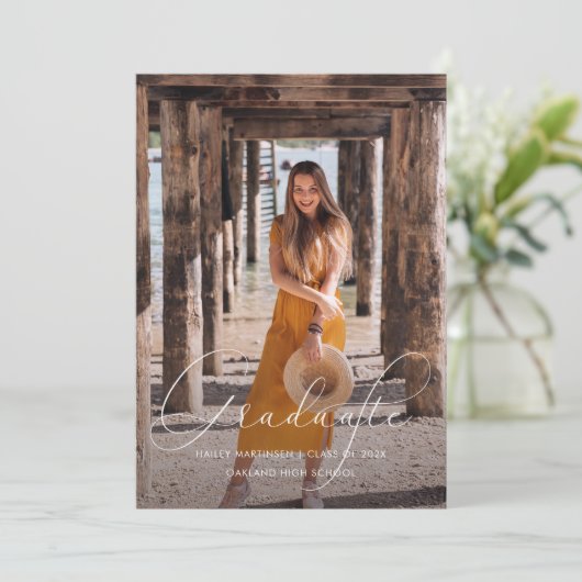 Invitation Élégant Script Dusty Rose Photo Graduation Party (Debout devant)