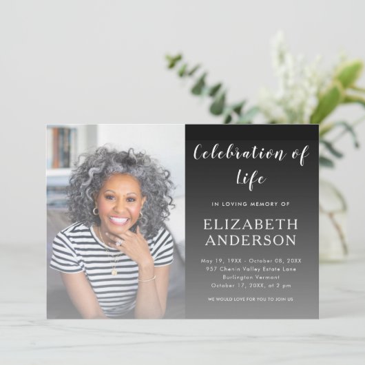 Invitation Élégant Script Funeral Photo Célébration de la vie (Debout devant)