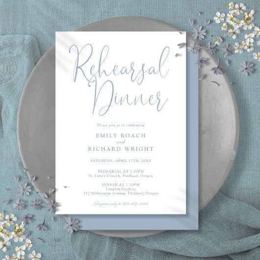 Invitation Élégant script moderne Dusty Blue Rehearsal Dîner