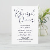 Invitation Élégant script moderne Marine Blue Rehearsal Dîner (Debout devant)