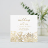 Invitation Élégant script or blanc mariage de mandala floral (Debout devant)