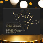 Invitation Élégant Script Quarty Black Gold 40e anniversaire<br><div class="desc">Marquez une étape fabuleuse avec cette Elegant Script Quarty Black Gold 40th Birthday Invitation. Dans des tons noir et or raffinés, cette invitation respire le raffinement et le charme. L'élégant script ajoute une touche personnelle, ce qui en fait le choix parfait pour célébrer un 40ème anniversaire mémorable dans le style....</div>