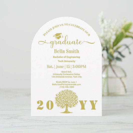 Invitation Élégant Simple Golden Graduation (Debout devant)