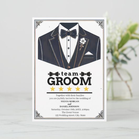 Invitation Élégant texte noir et blanc pour l'équipe du marié (Debout devant)