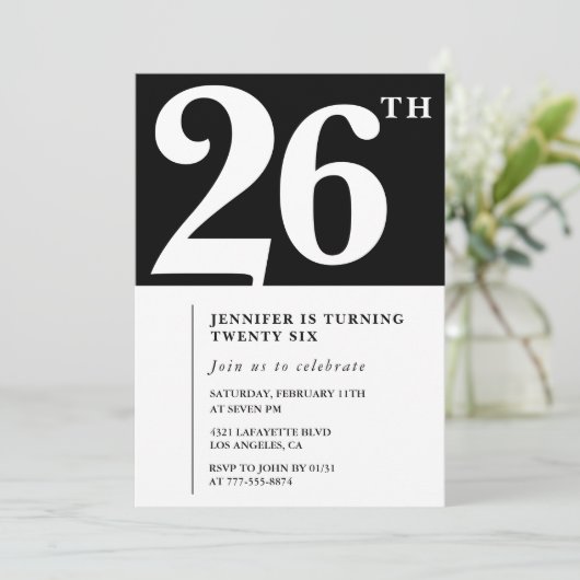 Invitation élégante de 26e anniversaire Chic Simpl (Debout devant)