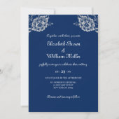 Invitation Elégante dentelle florale sur Mariage bleu marine (Devant)