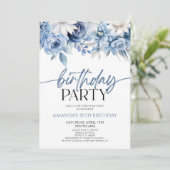 Invitation Elégante Dusty Blue Floral Fleurs Anniversaire (Debout devant)