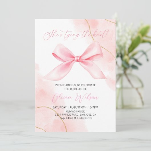 Invitation Élégante Fête des mariées "She’s Tying the Knot" (Debout devant)