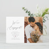 Invitation Élégante Partie d'engagement minimaliste en callig (Debout devant)