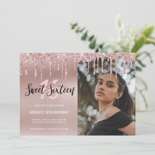 Invitation Élégante parties scintillant rose en or goutte swe (Debout devant)