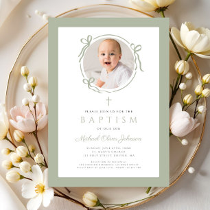 Invitation Élégante photo de baptême au ruban vert sauge