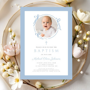 Invitation Élégante photo de baptême avec un nœud bleu bébé