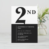 Invitation élégante pour les 2 ans d'une fille chi (Debout devant)