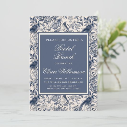 Invitation Elégante Toile Florale Bleue Fleurie Bridal Brunch (Debout devant)