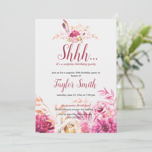 Invitation élégante violette pour une fête surpris (Debout devant)