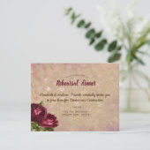 Invitation Élégantes Roses Rouges Tombant Feuilles (Debout devant)