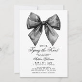 Invitation Elle est en train de nouer la Fête des mariées Bla (Devant)